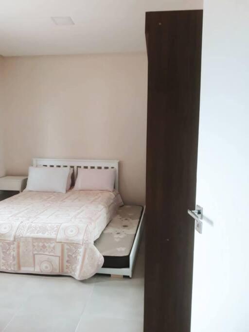 Casa Com 2 Quartos Nos Ingleses